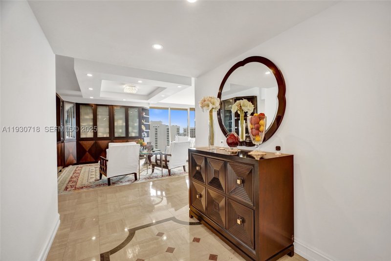 Condo for sale at Turnberry Towers 26E