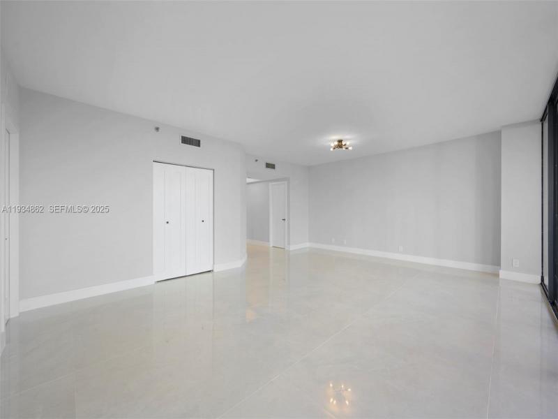 Comprar apartamento en Hamptons West 501
