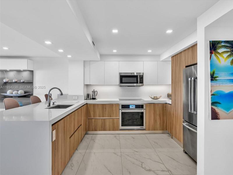Condo for sale at Point of Americas 2103