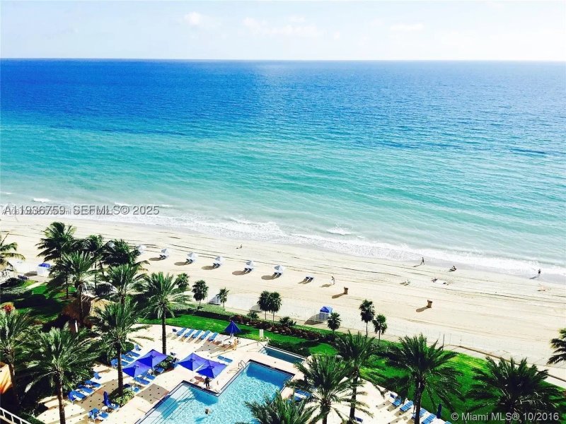 Condo for sale at Ocean One 1109