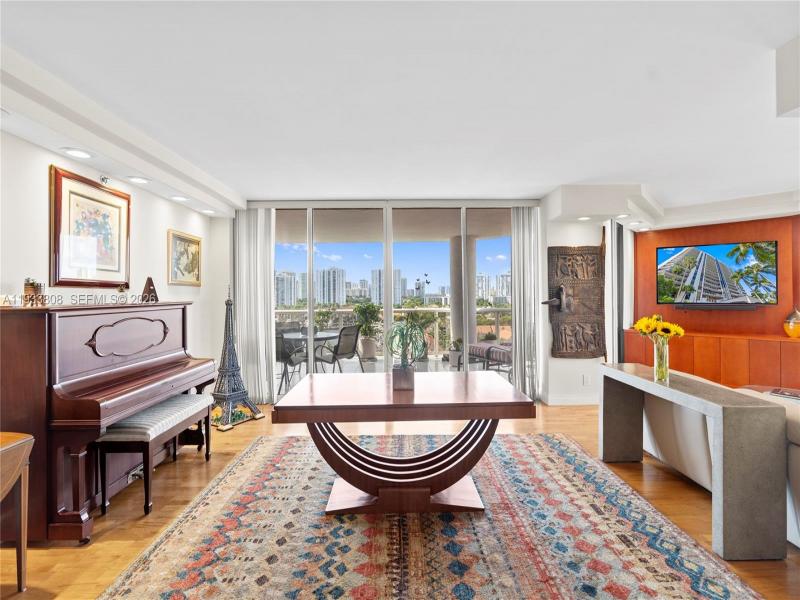 Comprar apartamento en Harbor Tower at Waterways 1003
