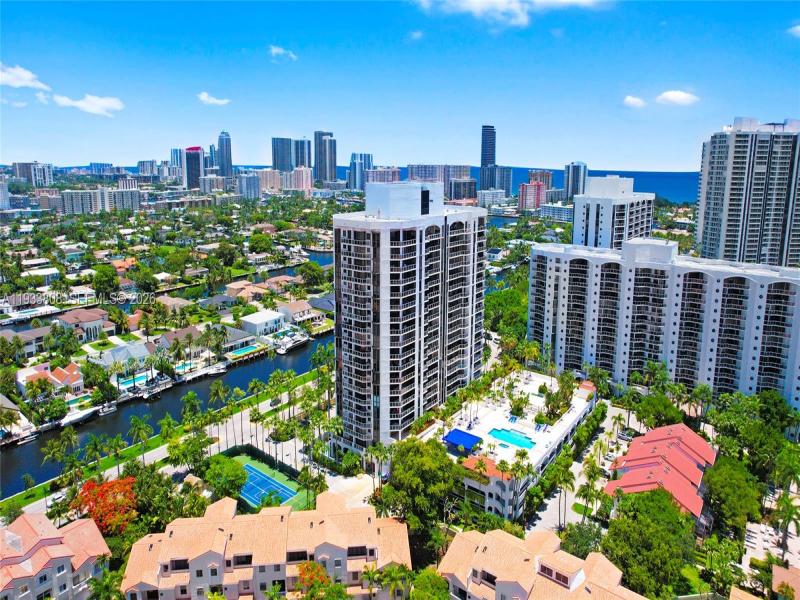 Comprar apartamento en Harbor Tower at Waterways 1003