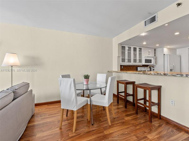 The Venetia Apt #14G
