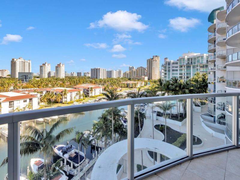 Comprar apartamento en Uptown Marina Lofts 711