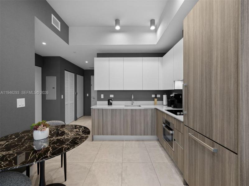 Condo for sale at Smart Brickell Residences 1604