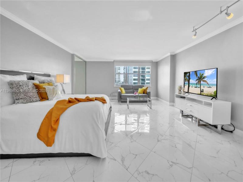 The Wave Condo Apt #503