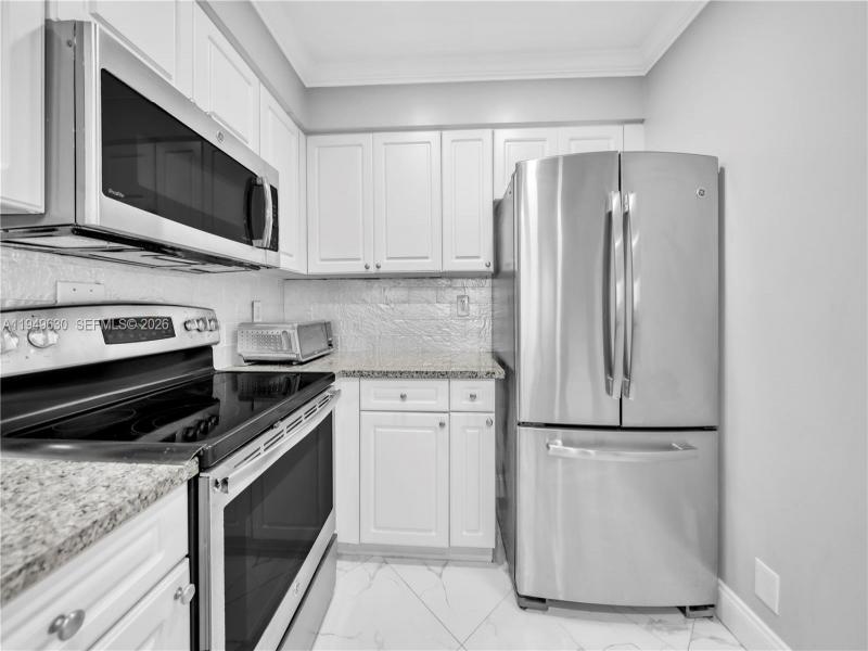 Aluguel de apartamento no The Wave Condo 503