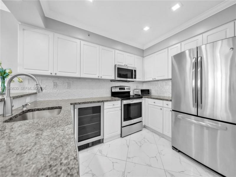 Aluguel de apartamento no The Wave Condo 503