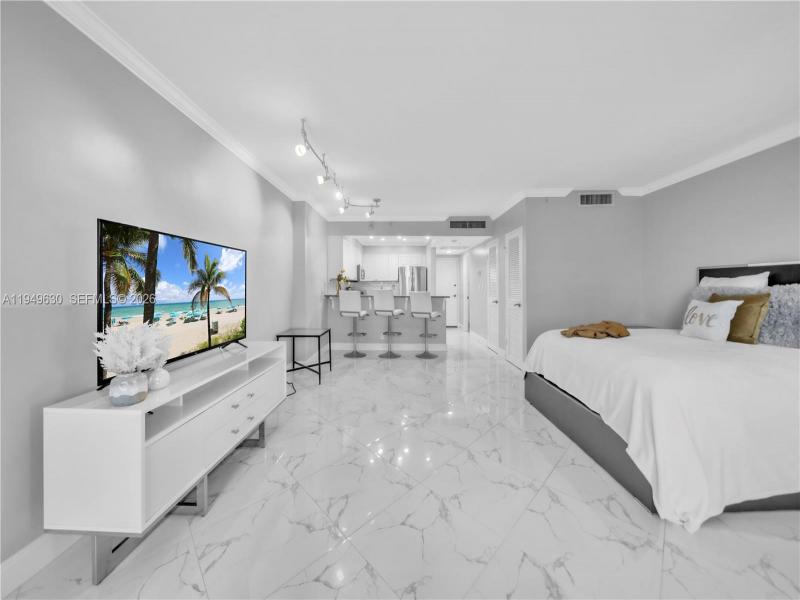 Aluguel de apartamento no The Wave Condo 503