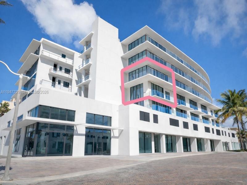 Condo for sale at Eturna Beachside Residences TH2
