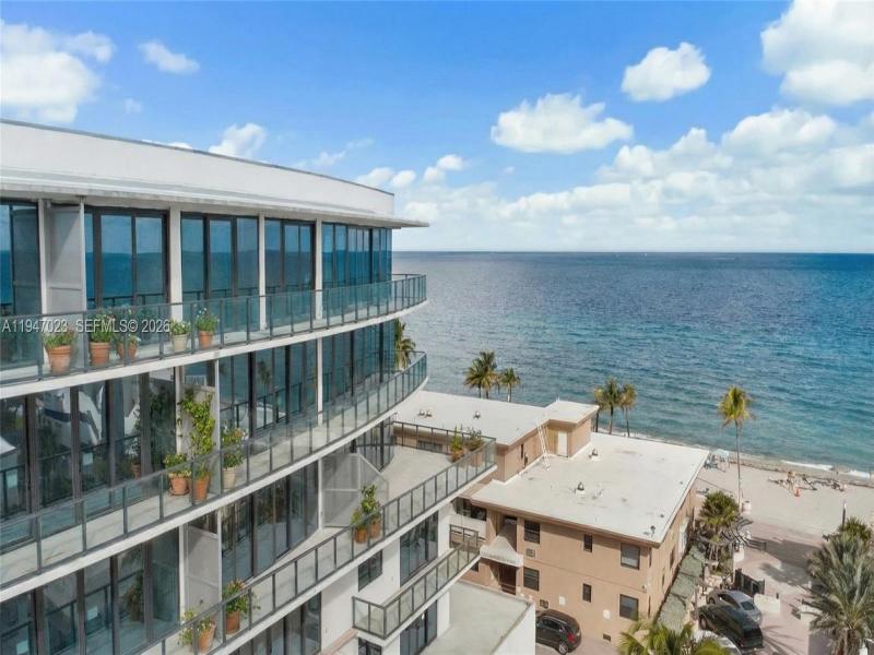 Eturna Beachside Residences Apt #603