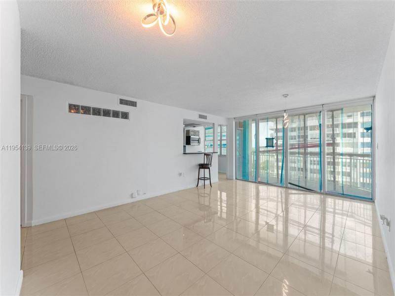 Comprar apartamento en Del Prado South Tower 1701