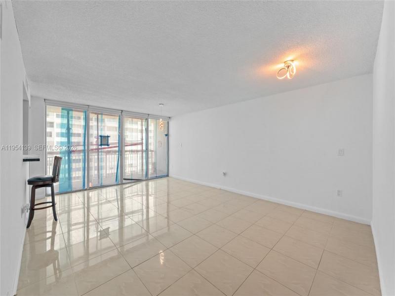 Comprar apartamento en Del Prado South Tower 1701