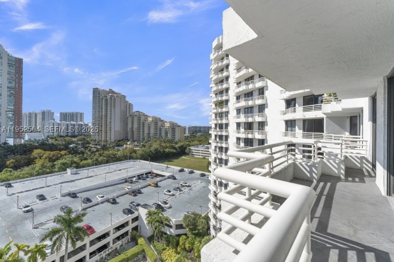 Condo for sale at Parc Central Aventura 1414