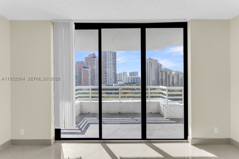 Condo for sale at Parc Central Aventura 1414