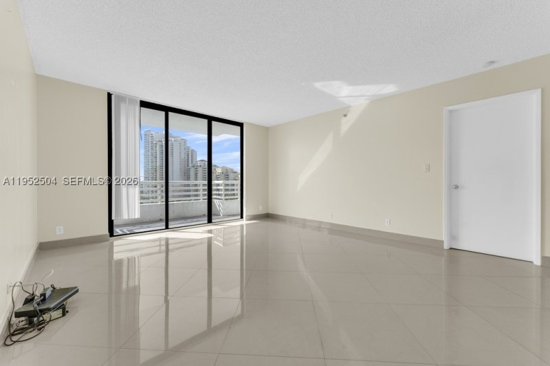 Condo for sale at Parc Central Aventura 1414