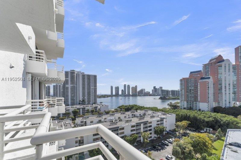 Condo for sale at Parc Central Aventura 1414