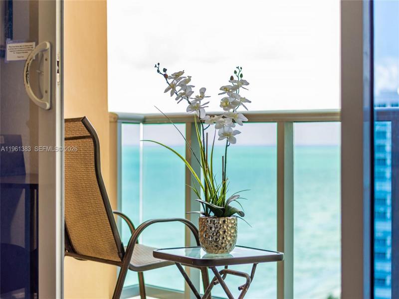 Condo for sale at The Wave Condo 1617