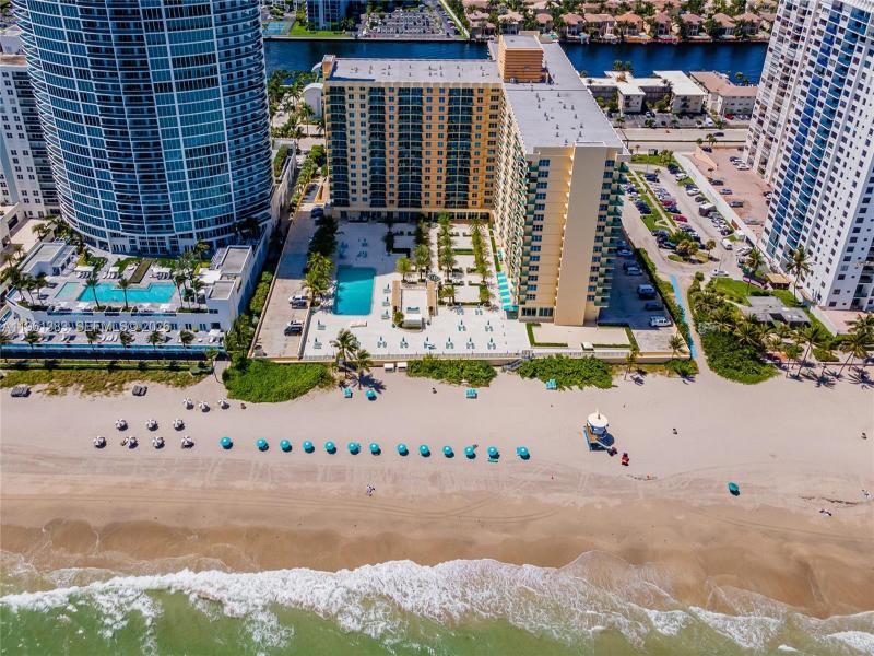 Condo for sale at The Wave Condo 1617