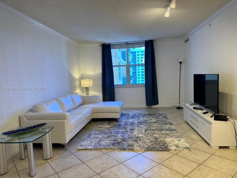 Condo for sale at The Wave Condo 1033