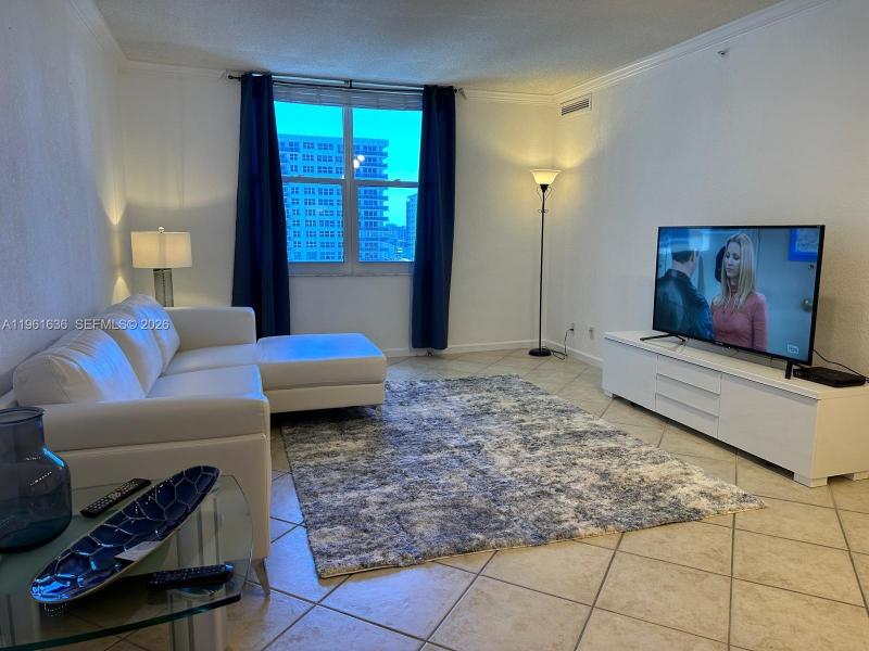 Condo for sale at The Wave Condo 1033
