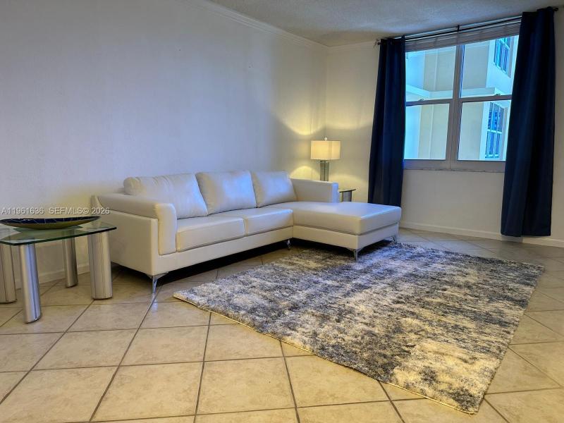 Condo for sale at The Wave Condo 1033
