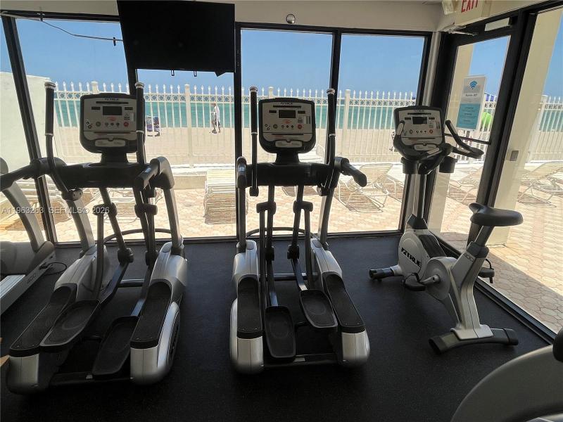 Condo for sale at Alexander Towers 502