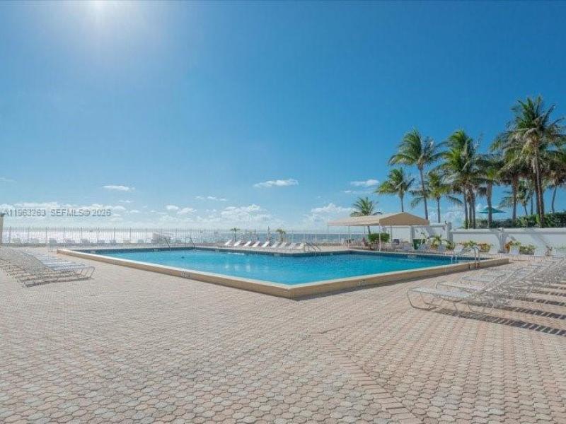 Condo for sale at Alexander Towers 502