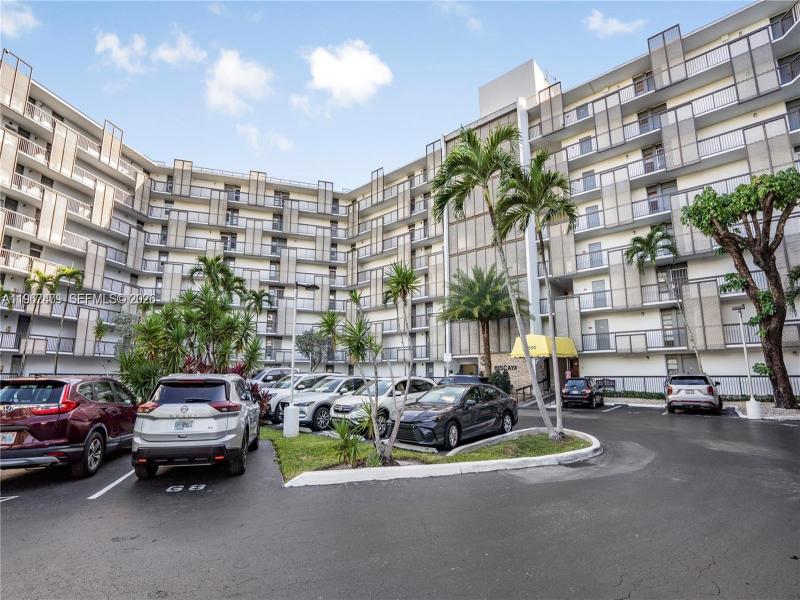 Biscaya Apt #607