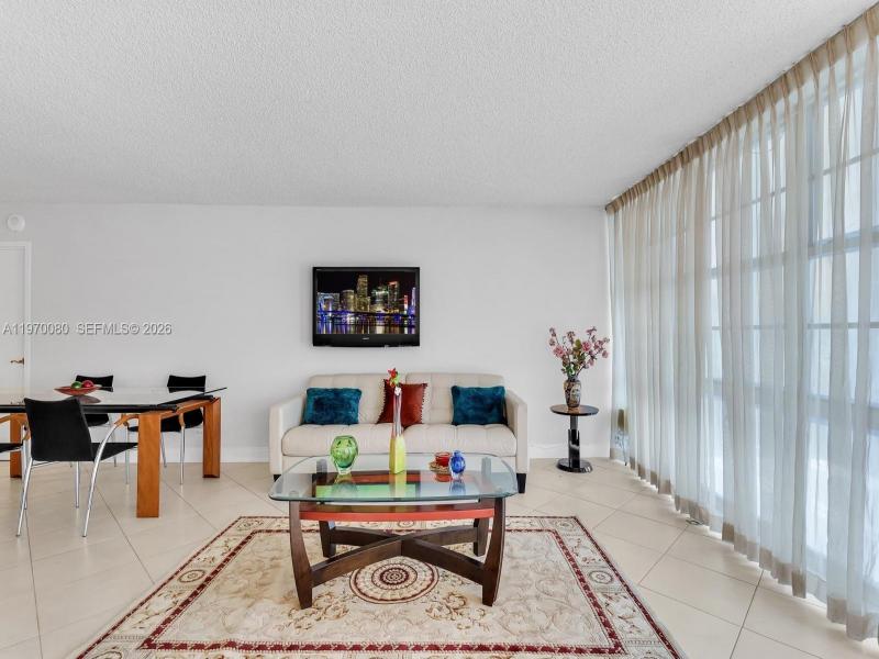 Comprar apartamento en Winston Towers 405