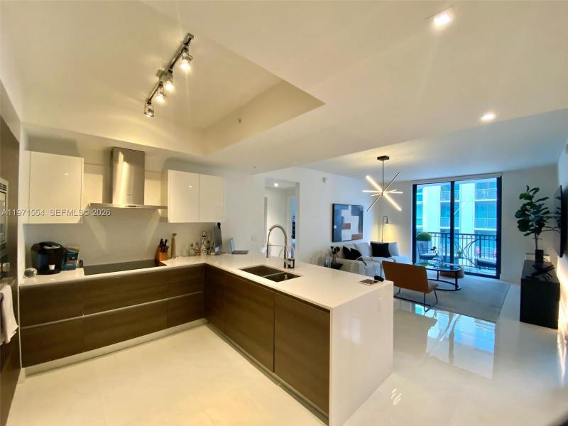 Comprar apartamento en Merrick Manor 805