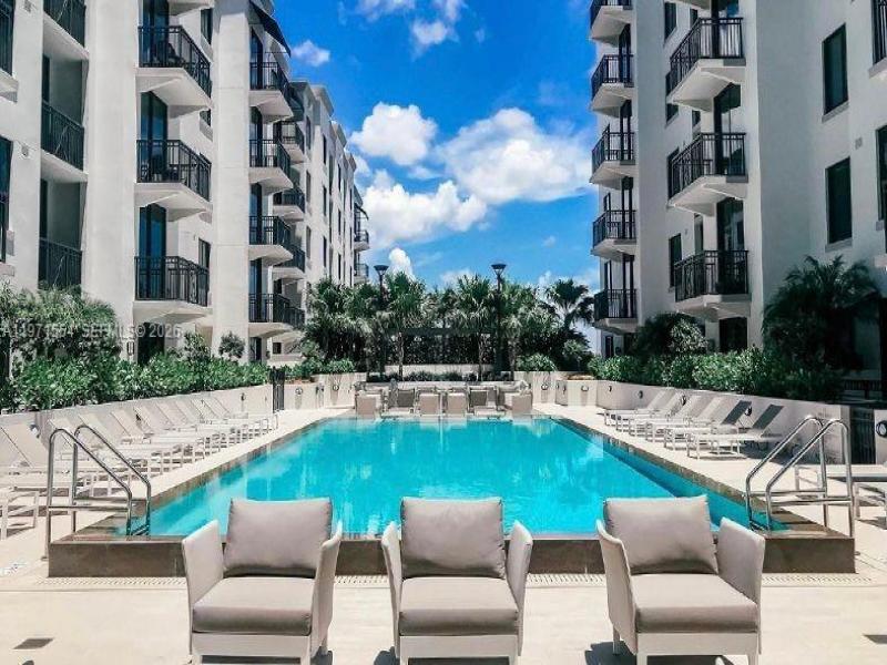 Comprar apartamento en Merrick Manor 805