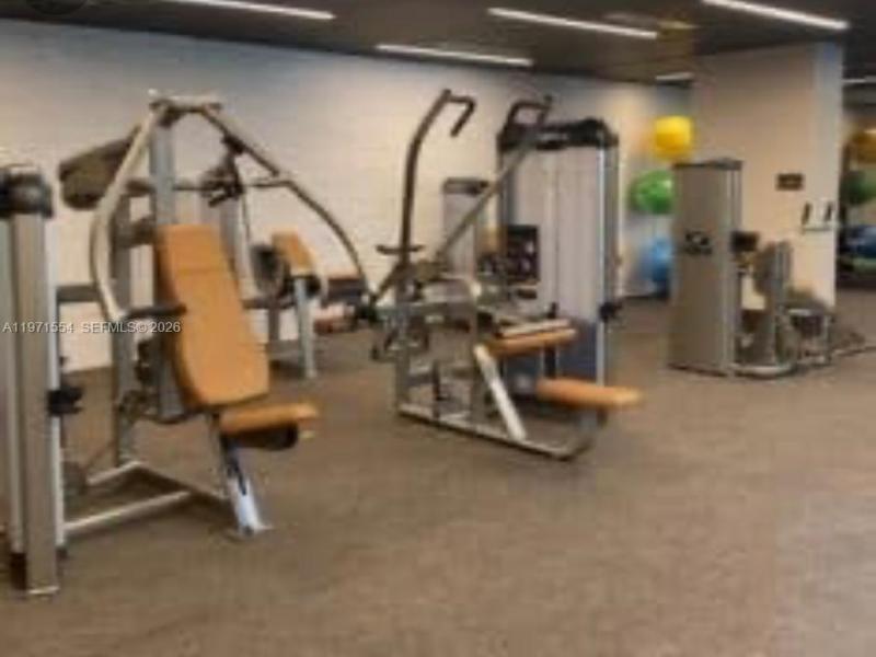 Comprar apartamento en Merrick Manor 805