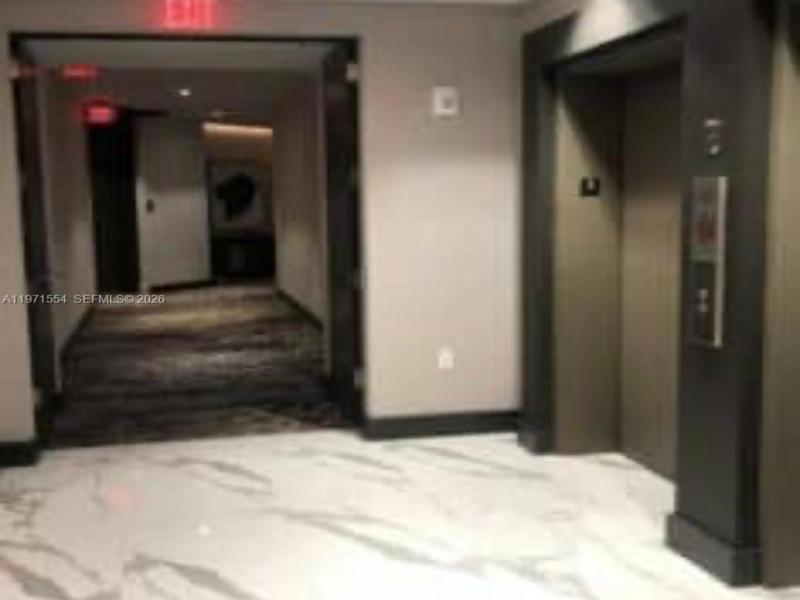Comprar apartamento en Merrick Manor 805