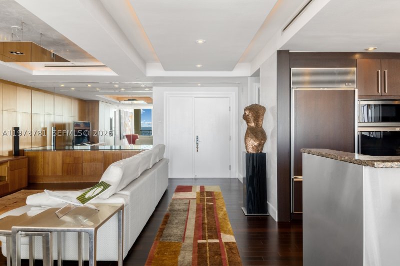 Condo for sale at Ritz Carlton Coconut Grove 2102