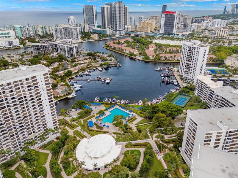Condo for sale at Olympus Towers 612
