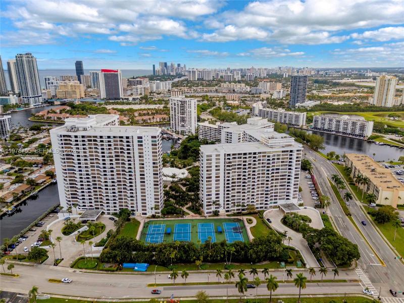 Condo for sale at Olympus Towers 612