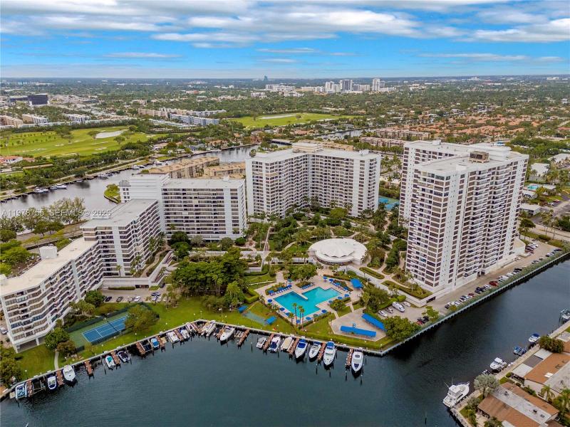 Condo for sale at Olympus Towers 612