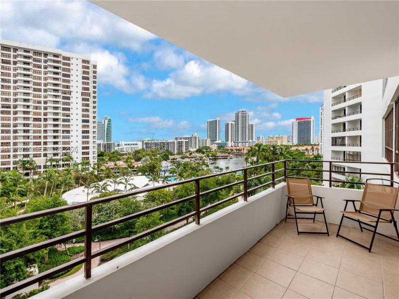 Condo for sale at Olympus Towers 612
