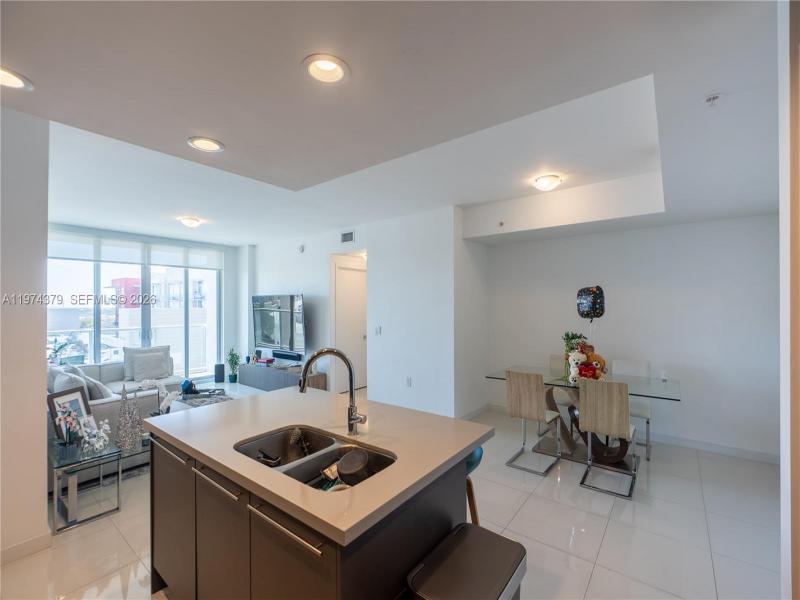 Condo for sale at Midtown Doral 721