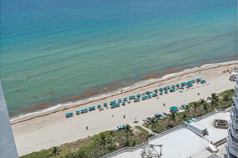 Condo for sale at Oceania 2 2328