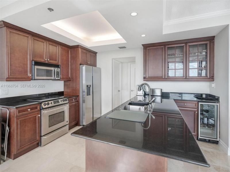 Condo for sale at Anchor Bay Club PH4A