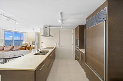 Icon Brickell Tower II Apt #911