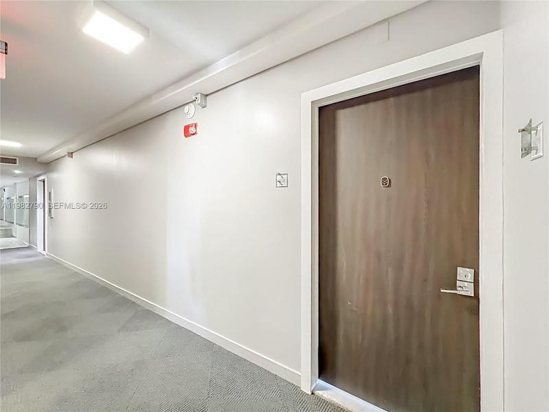 Comprar apartamento no Coronado I 2428