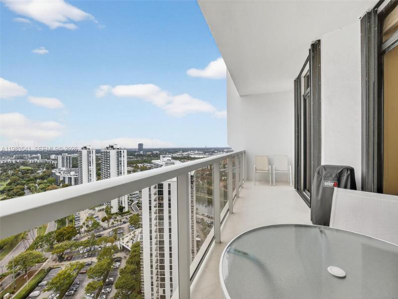 Comprar apartamento en Hamptons West TS 5
