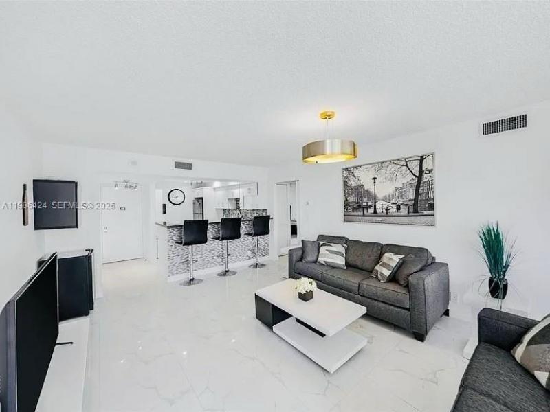 Coronado I Apt #1023