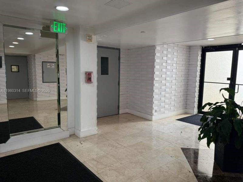 Comprar apartamento no Plaza of the Americas 709