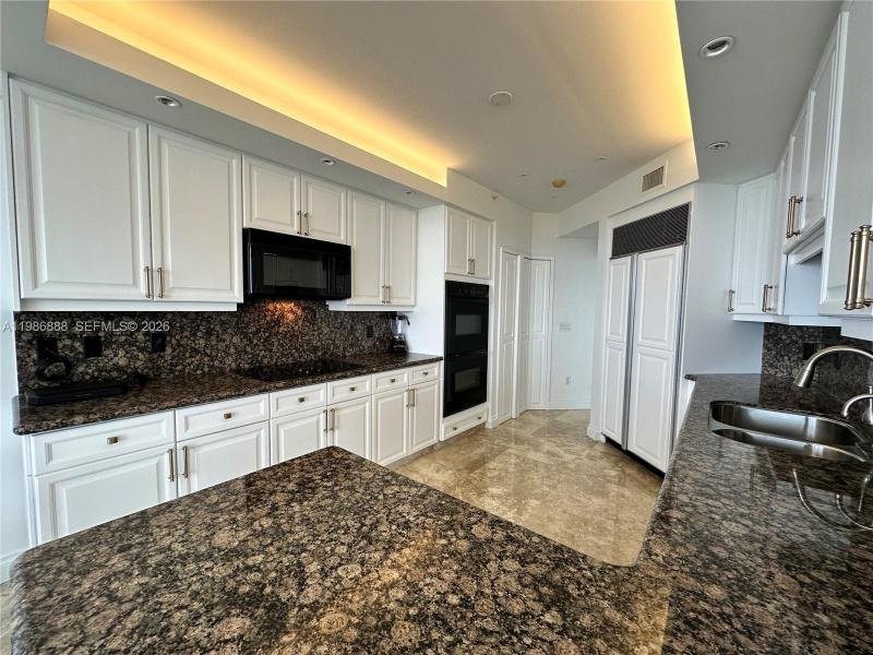 Apartment for rent at Renaissance on the Ocean 704