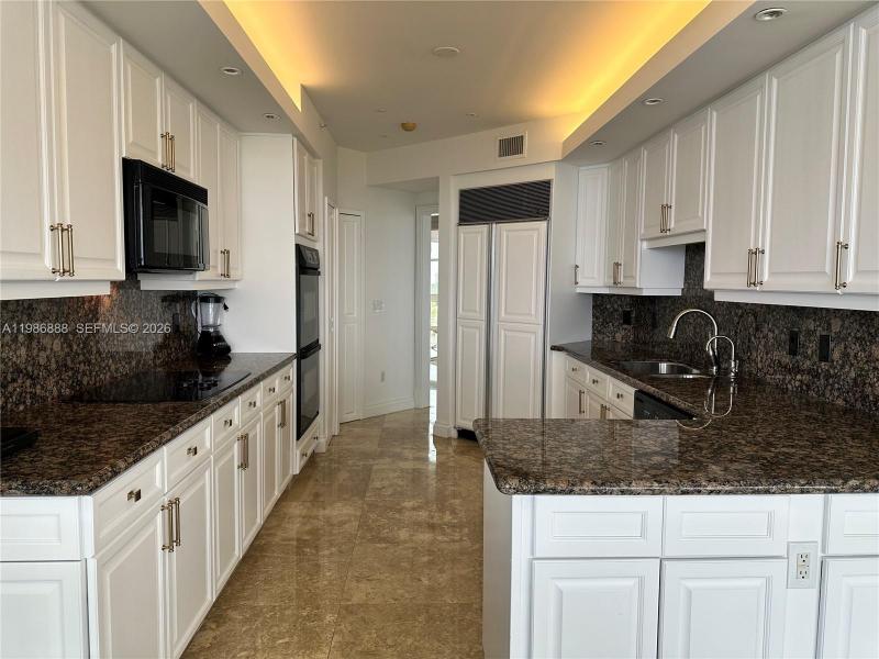 Apartment for rent at Renaissance on the Ocean 704