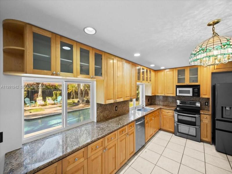 Property photo # 9